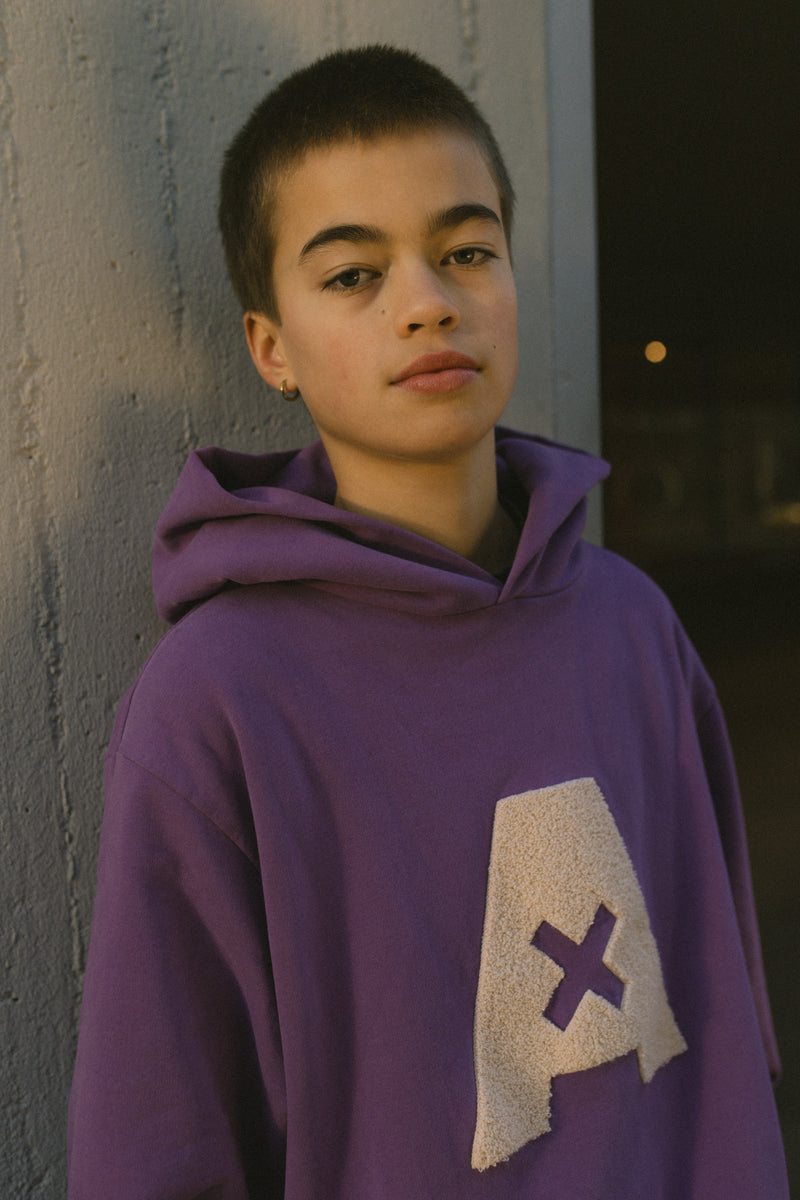 Hoodie in de kleur purple sapphire gemaakt van bio katoen. ANTHI teens voor MINGO mingokids